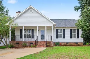 200 Waterford Dr, Clayton, NC 27520 - Photo 2
