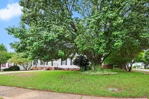 200 Waterford Dr, Clayton, NC 27520 - Photo 4