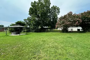 205 Cloverdale Dr, Smithfield, NC 27577 - Photo 6