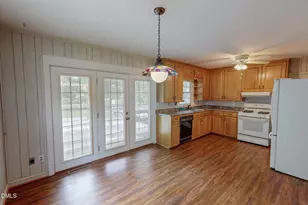 907 Frank St, Roxboro, NC 27573 - Photo 2
