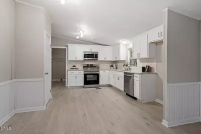 304 E Pope Avenue, Kenly, NC 27542 - Photo 12