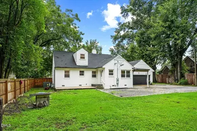 506 W Noble Street, Selma, NC 27576 - Photo 8