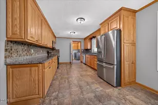 201 Ashby Ln, Goldsboro, NC 27530 - Photo 8
