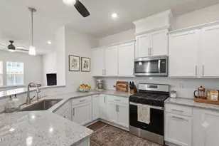 321 Parker Sta Ave, Fuquay Varina, NC 27526 - Photo 6