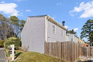 1900 Township Cir, Raleigh, NC 27609 - Photo 24