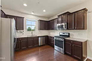 10017 Lynnberry Pl, Raleigh, NC 27617 - Photo 12