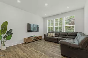 6805 Doddridge Ln, Cary, NC 27519 - Photo 18