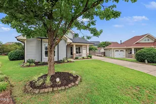 762 Arrowhead Lake Ct, Fuquay Varina, NC 27526 - Photo 2