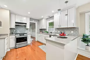 2461 Sedgefield Dr, Chapel Hill, NC 27514 - Photo 8