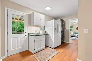 2461 Sedgefield Dr, Chapel Hill, NC 27514 - Photo 18