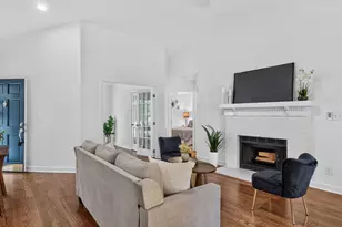 1100 Esher Ct, Raleigh, NC 27609 - Photo 4