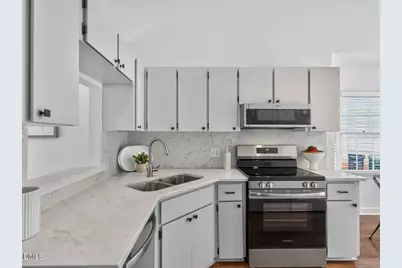 1100 Esher Court, Raleigh, NC 27609 - Photo 10