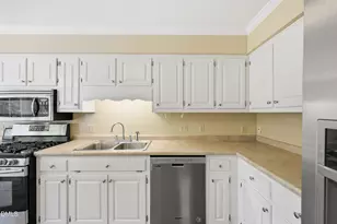 2506 Ashley Pl, Burlington, NC 27215 - Photo 18