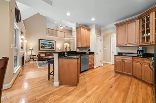 8113 Last Oak Ct, Raleigh, NC 27613 - Photo 10