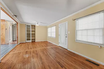 504 E Griswold Street, Selma, NC 27576 - Photo 4