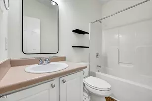 117 Aldeburgh Ct, Holly Springs, NC 27540 - Photo 16