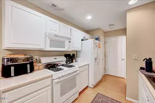 5636 Roan Mountain Pl, Raleigh, NC 27613 - Photo 8