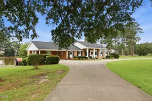 3103 Hillandale Dr, Sanford, NC 27332 - Photo 2