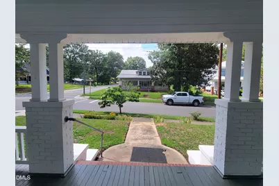 411 W Chisholm Street, Sanford, NC 27330 - Photo 6