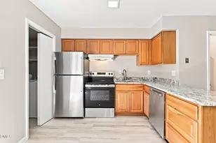 118 Friar Ln, Carrboro, NC 27510 - Photo 8