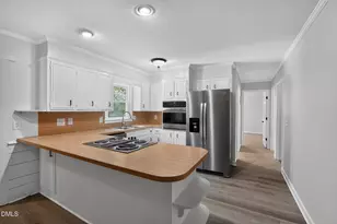 3109 Parkwood Dr, Sanford, NC 27332 - Photo 8