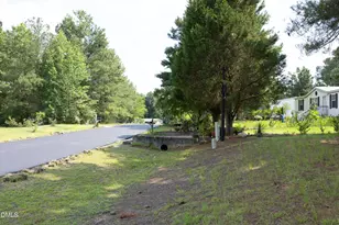 8204 Fieldcrest Ln, Fuquay Varina, NC 27526 - Photo 4