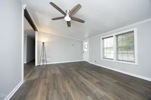 8204 Fieldcrest Ln, Fuquay Varina, NC 27526 - Photo 6