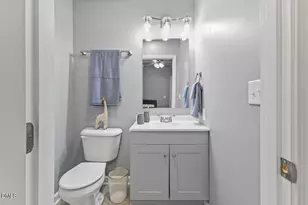 212 Pearl St, Henderson, NC 27536 - Photo 12