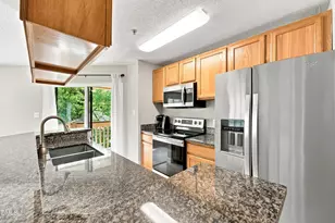 132 New Kent Pl, Cary, NC 27511 - Photo 4