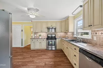 706 E Country Club Drive, Tarboro, NC 27886 - Photo 8