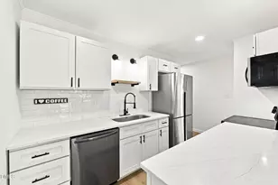 815 Scott St, Burlington, NC 27215 - Photo 10