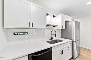 815 Scott St, Burlington, NC 27215 - Photo 8