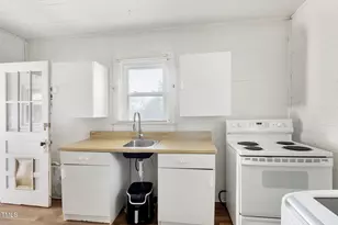 805 S 11th St, Lillington, NC 27546 - Photo 16