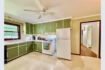 12 S Circle Drive, Chapel Hill, NC 27516 - Photo 8