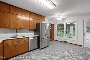 3026 Devonshire Dr, Raleigh, NC 27607 - Photo 10