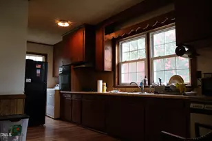106 3rd St, Erwin, NC 28339 - Photo 8