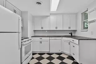 1019 St Marys St, Raleigh, NC 27605 - Photo 10