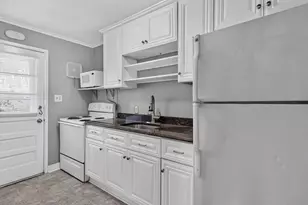 813 Daniels, Raleigh, NC 27605 - Photo 10