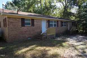 112 E McIver St, Zebulon, NC 27597 - Photo 1