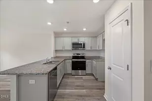 38 March Crk Dr, Fuquay Varina, NC 27526 - Photo 8