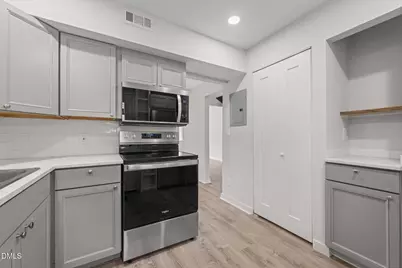 220 Elizabeth Street #Apt E4, Chapel Hill, NC 27514 - Photo 14