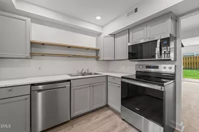 220 Elizabeth Street #Apt E4, Chapel Hill, NC 27514 - Photo 1