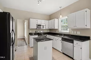 5524 Edgebury Rd, Raleigh, NC 27613 - Photo 10