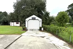2248 Longleaf Pine Dr, Kinston, NC 28504 - Photo 4