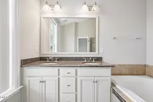 10510 Sablewood Dr, Raleigh, NC 27617 - Photo 18