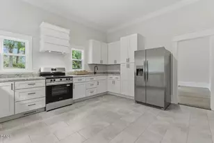 405 E Academy St, Fuquay-Varina, NC 27526 - Photo 14