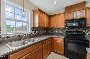 185 Snowberry Ln, Smithfield, NC 27577 - Photo 6