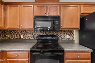 185 Snowberry Ln, Smithfield, NC 27577 - Photo 10