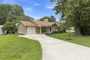 102 Oaklake Ct, Fuquay Varina, NC 27526 - Photo 2