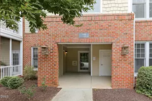 918 Portstewart Dr, Cary, NC 27519 - Photo 2